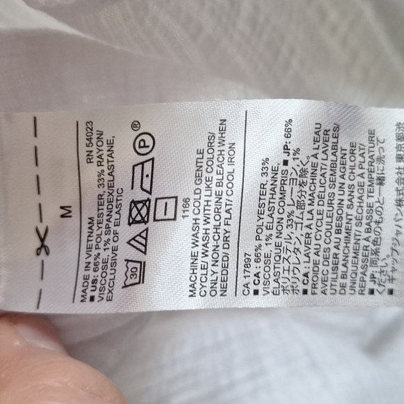 3/$20 Banana Republic Textured White Blouse Size M - Picture 7 of 8